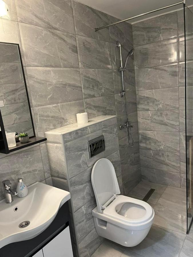 Apartmani Stari Aerodrom Подгорица Экстерьер фото