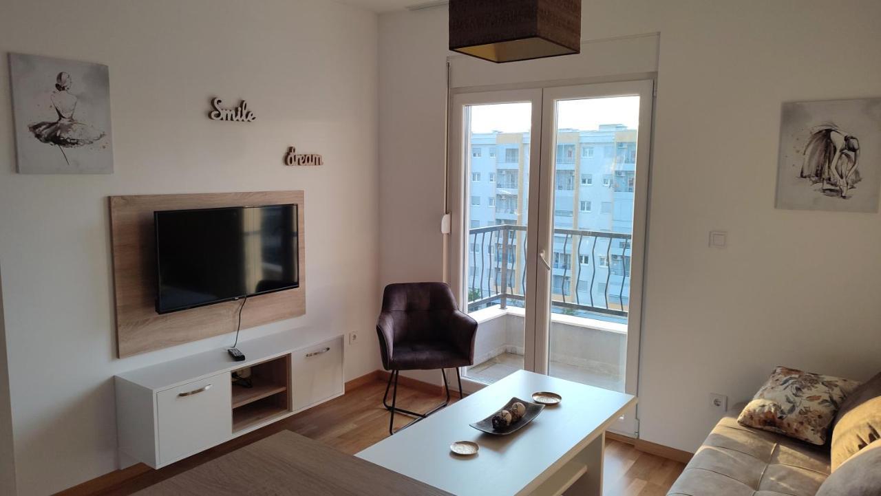 Apartmani Stari Aerodrom Подгорица Экстерьер фото